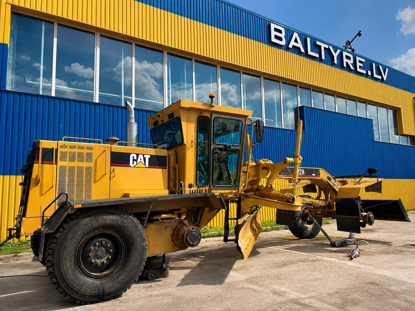 Autogreiders pie Baltyre Latvia servisa